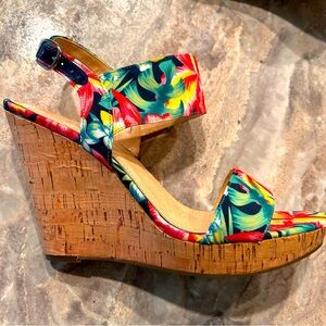 Size 10 Jessica Simpson floral summer wedges.